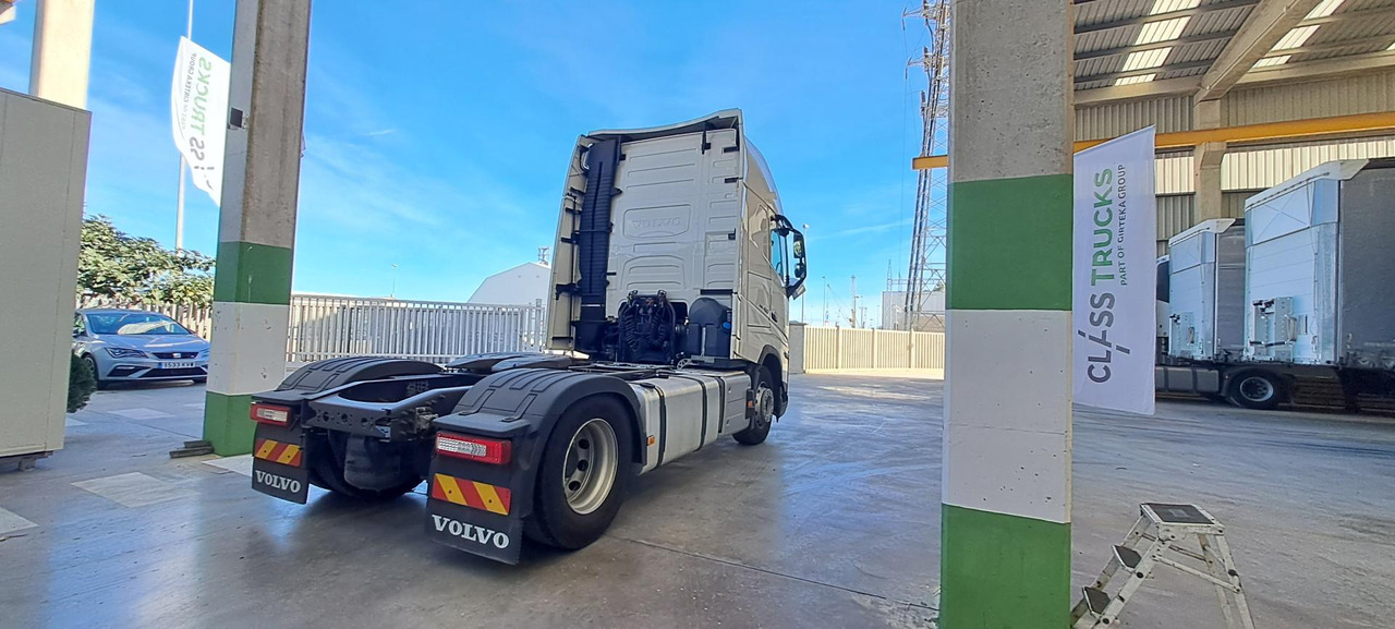 Tractor unit Volvo FH 460 Globetrotter XL Retarder: picture 7