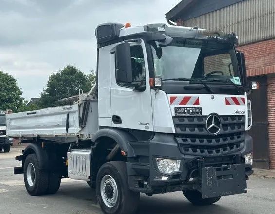 Mercedes-Benz Arocs 2040 4x4 – Meiller | Euro 6c | płyta czołowa do montażu pługu, osprzętu zimowego lub komunalnego | Automat | Resory stalowe (Blatt-Blatt) - Tipper: picture 3 Mercedes-Benz Arocs 2040 4x4 – Meiller | Euro 6c | płyta czołowa do montażu pługu, osprzętu zimowego lub komunalnego | Automat | Resory stalowe (Blatt-Blatt) - Tipper: picture 3