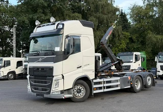 Volvo FH 540 / 6x2/ HIAB XR21SL56 Hakowiec / Euro 6 / Automat / Zawieszenie: Pneumatyczne / Retarder - Hook lift truck: picture 1 Volvo FH 540 / 6x2/ HIAB XR21SL56 Hakowiec / Euro 6 / Automat / Zawieszenie: Pneumatyczne / Retarder - Hook lift truck: picture 1