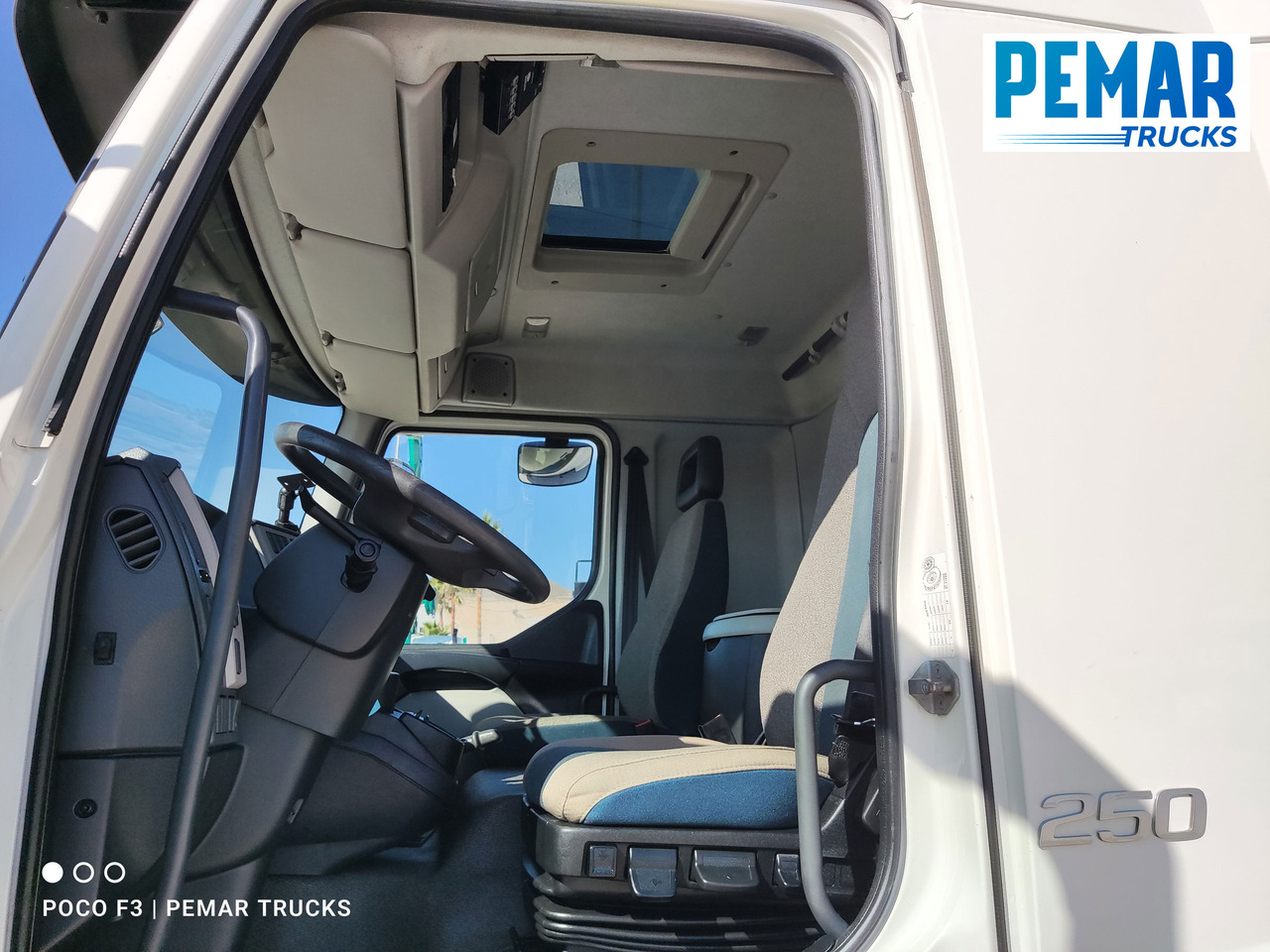 Refrigerator truck VOLVO FL 250 FRIGORIFICO 12T EURO 6: picture 26