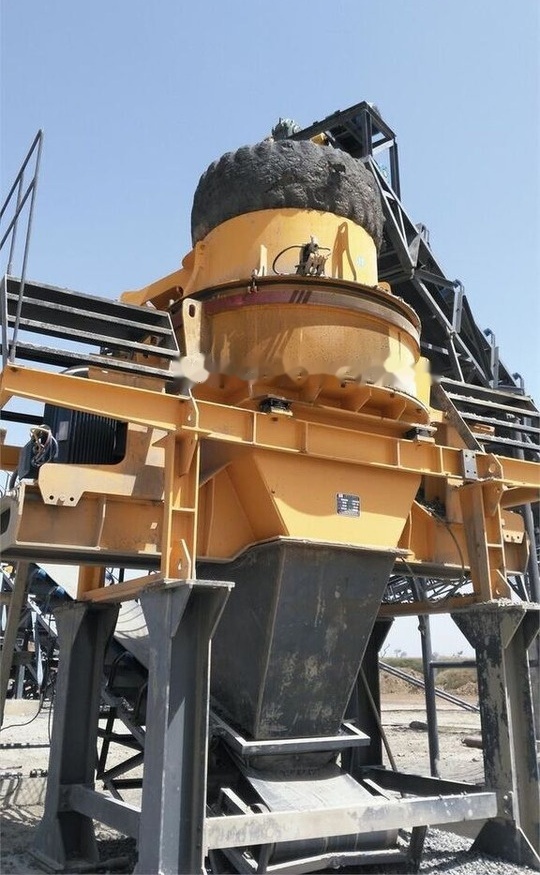 New Crusher Kinglink 250-300 TPH Usine fixe de concassage de pierre basaltique: picture 8