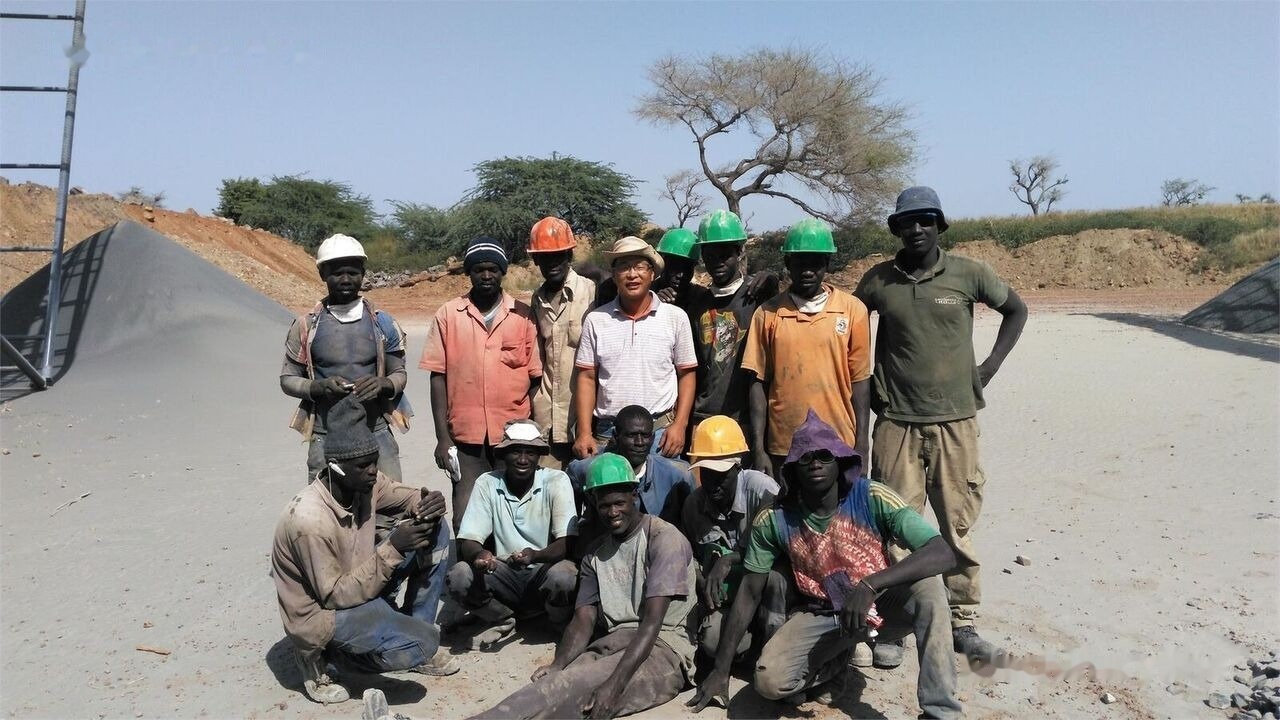 New Crusher Kinglink 250-300 TPH Usine fixe de concassage de pierre basaltique: picture 12