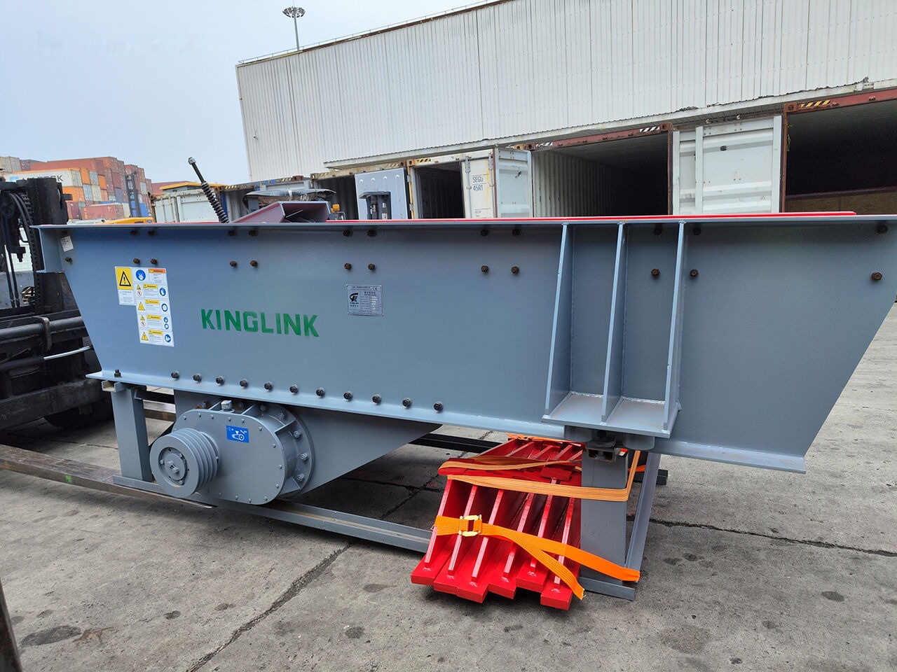 Kinglink Heavy-Duty Vibrating Grizzly Feeder ZSW380x96 - Mining machinery: picture 4 Kinglink Heavy-Duty Vibrating Grizzly Feeder ZSW380x96 - Mining machinery: picture 4