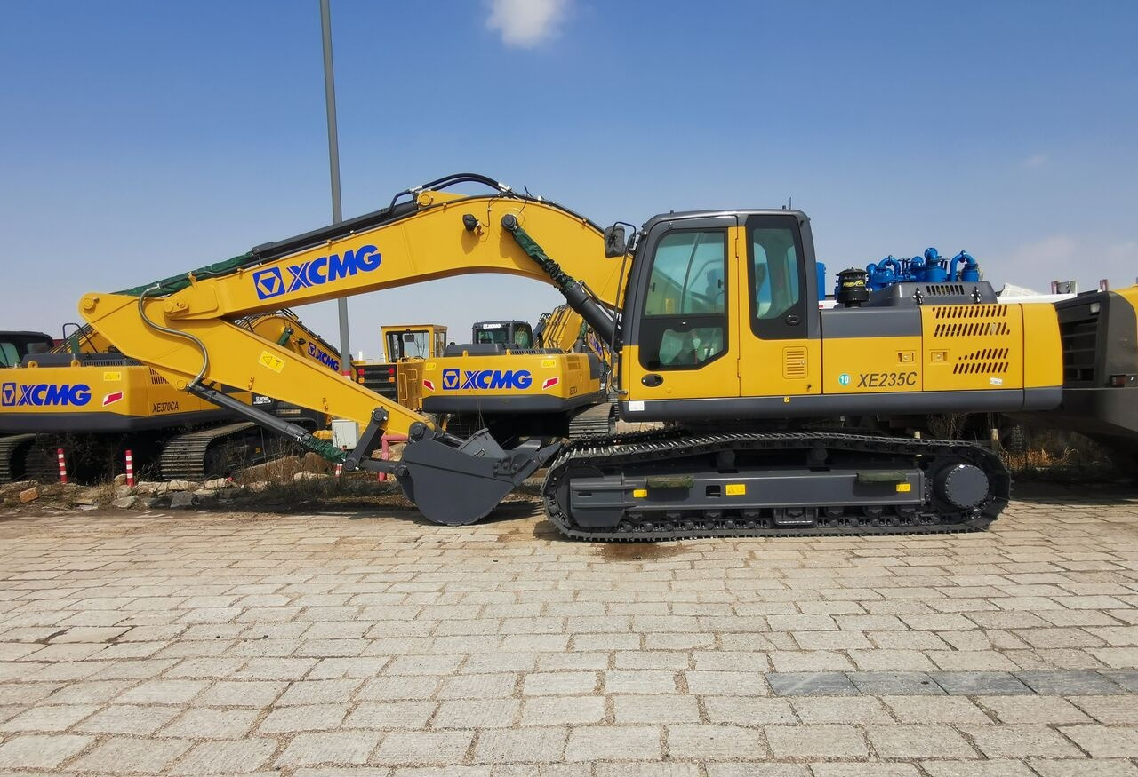 XCMG XE235C - Crawler excavator: picture 2 XCMG XE235C - Crawler excavator: picture 2
