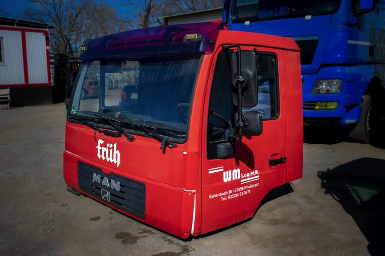 MAN L2000 - Cab for Truck: picture 1 MAN L2000 - Cab for Truck: picture 1