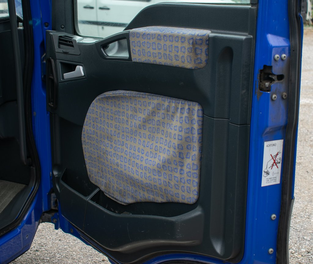 MAN TGA DOOR LINING - PASSENGER - Door and parts for Truck: picture 2 MAN TGA DOOR LINING - PASSENGER - Door and parts for Truck: picture 2