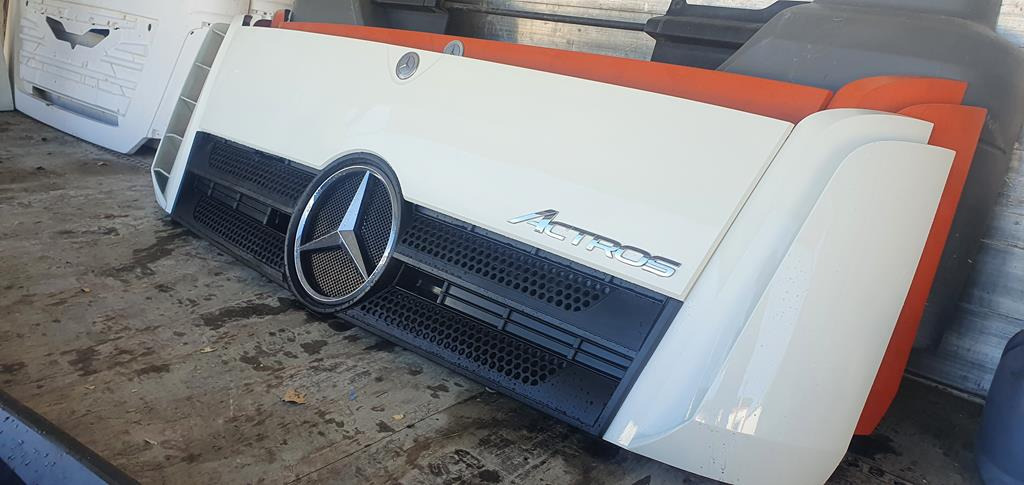 MERCEDES-BENZ ACTROS MP4 - Hood for Truck: picture 2 MERCEDES-BENZ ACTROS MP4 - Hood for Truck: picture 2