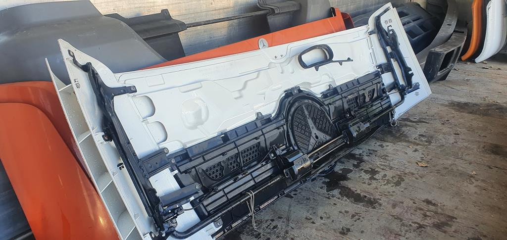 MERCEDES-BENZ ACTROS MP4 - Hood for Truck: picture 4 MERCEDES-BENZ ACTROS MP4 - Hood for Truck: picture 4