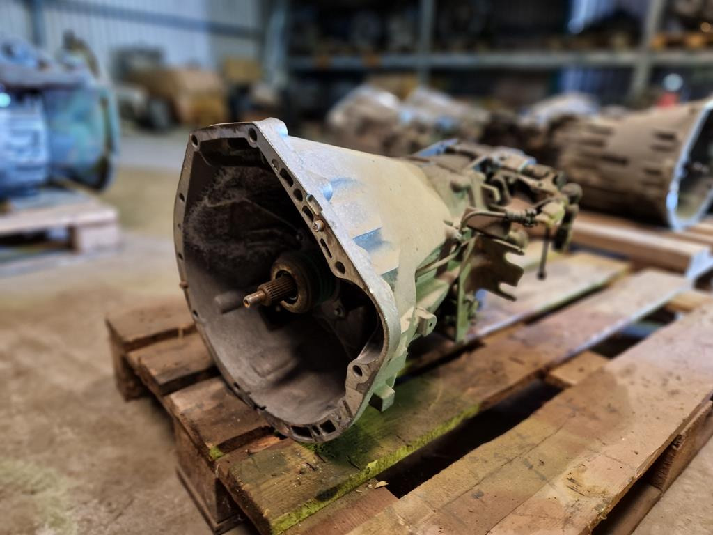 MERCEDES-BENZ SPRINTER 711605 - Gearbox for Truck: picture 1 MERCEDES-BENZ SPRINTER 711605 - Gearbox for Truck: picture 1