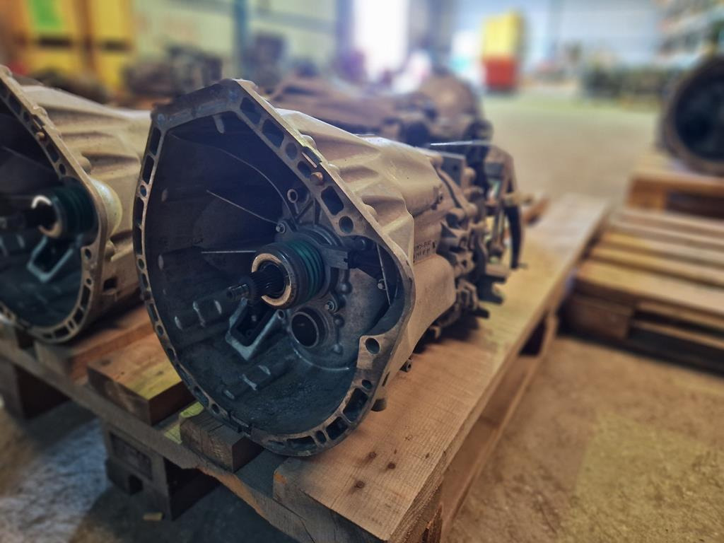 MERCEDES-BENZ SPRINTER 711651 - Gearbox for Truck: picture 1 MERCEDES-BENZ SPRINTER 711651 - Gearbox for Truck: picture 1