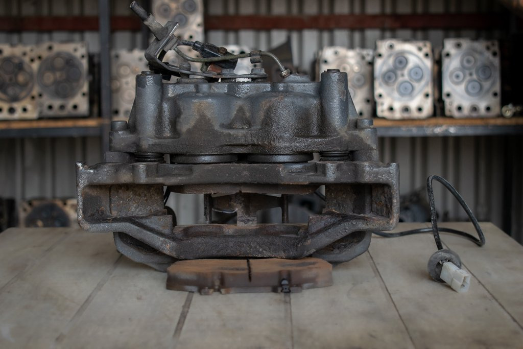 MERCEDES-BENZ VARIO FRONT RIGHT - PASSENGER - Brake caliper for Truck: picture 2 MERCEDES-BENZ VARIO FRONT RIGHT - PASSENGER - Brake caliper for Truck: picture 2