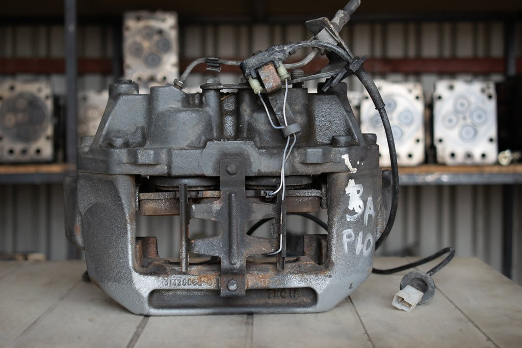 MERCEDES-BENZ VARIO FRONT RIGHT - PASSENGER - Brake caliper for Truck: picture 1 MERCEDES-BENZ VARIO FRONT RIGHT - PASSENGER - Brake caliper for Truck: picture 1