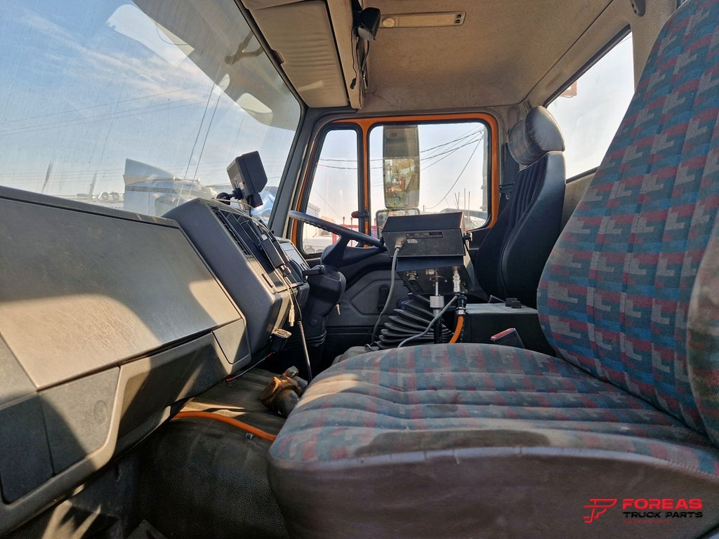 Cab MERCEDES SK - SMALL - RIGHT HAND DRIVE: picture 9