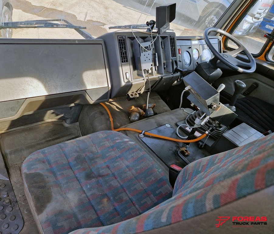 Cab MERCEDES SK - SMALL - RIGHT HAND DRIVE: picture 10