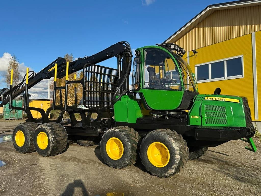 John Deere 810 E  - Forwarder: picture 5 John Deere 810 E  - Forwarder: picture 5