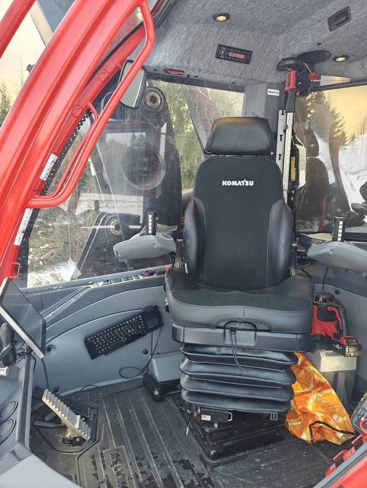 Forestry harvester Komatsu 931 XC: picture 20