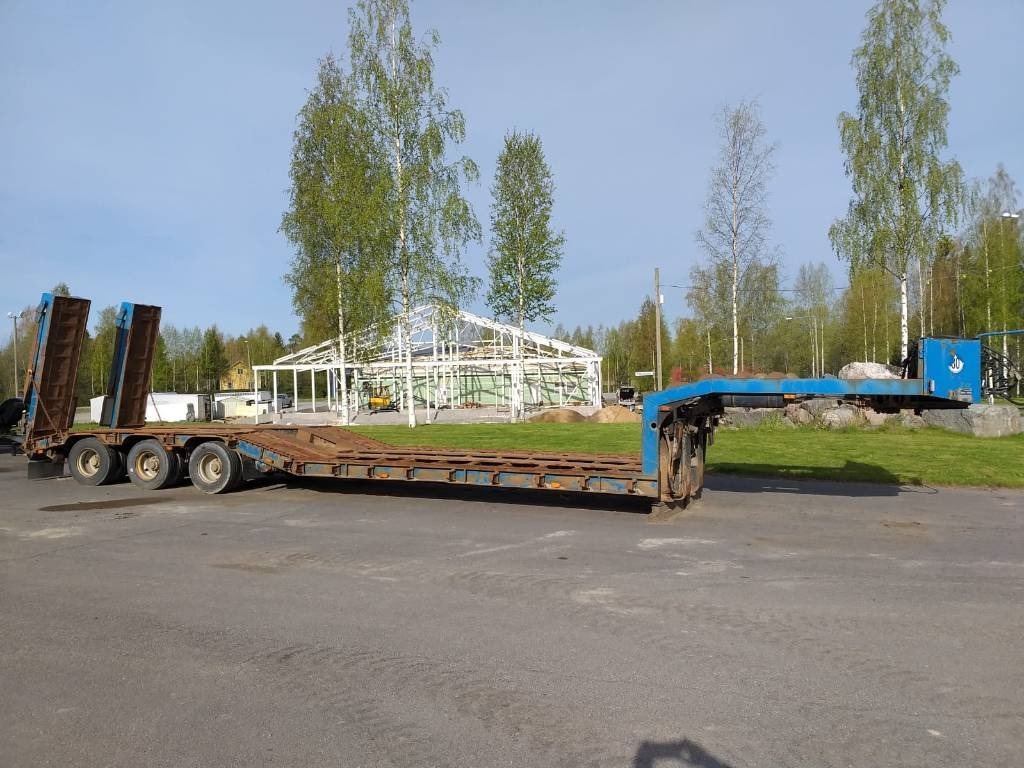 Langendorf Satbue 30/36 - Low loader semi-trailer: picture 1 Langendorf Satbue 30/36 - Low loader semi-trailer: picture 1