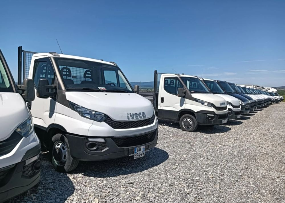 Iveco 35C13, 35C12, 35C14, 35C15 - Refrigerated van: picture 4 Iveco 35C13, 35C12, 35C14, 35C15 - Refrigerated van: picture 4