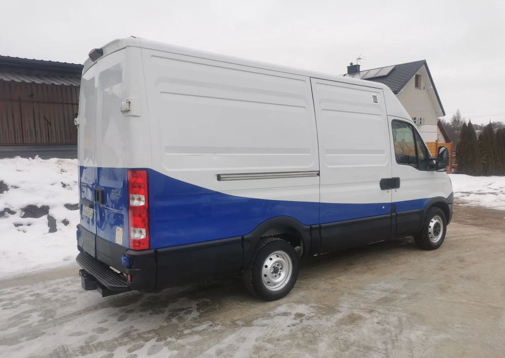 Iveco 2.3HPi turbo Daily 35S11 długi wysoki 35S13 tempomat Hak 6-biegów - Panel van: picture 4 Iveco 2.3HPi turbo Daily 35S11 długi wysoki 35S13 tempomat Hak 6-biegów - Panel van: picture 4