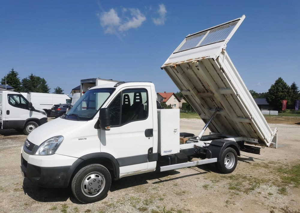 Iveco Daily 35C15 Kiper 3.0 - 150KM wywrotka Hak Bliźniak blokada mostu Klima - Tipper van: picture 2 Iveco Daily 35C15 Kiper 3.0 - 150KM wywrotka Hak Bliźniak blokada mostu Klima - Tipper van: picture 2