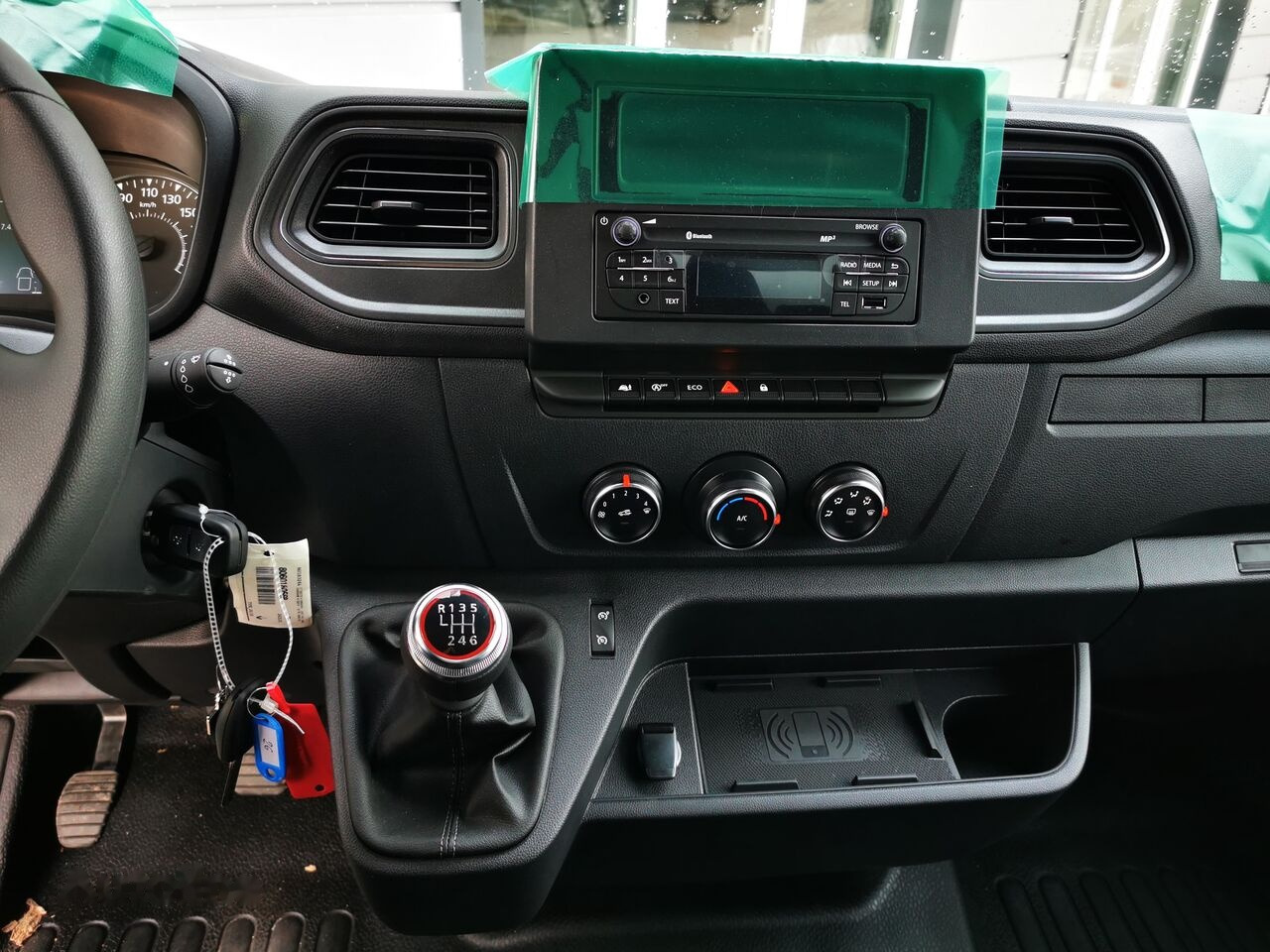 New Box van, Electric van Renault Master L3: picture 17