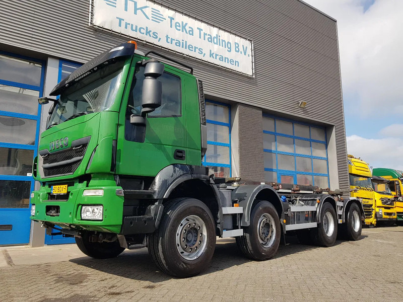Iveco Stralis 450 8x4 Steel 430.000 km kettingsyst 30 ton - Container transporter/ Swap body truck: picture 1 Iveco Stralis 450 8x4 Steel 430.000 km kettingsyst 30 ton - Container transporter/ Swap body truck: picture 1