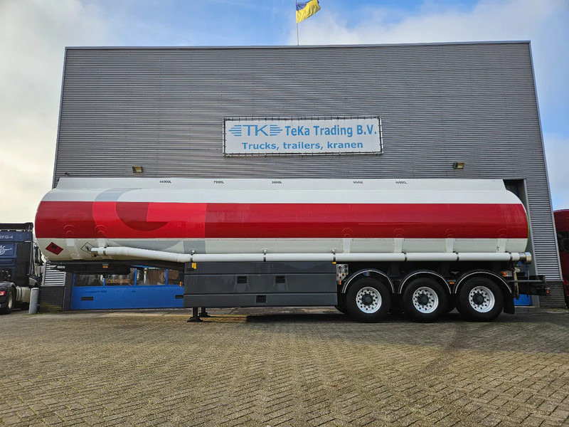 LAG O-3-43 01 47.500 L 5 Compartimenten Digitale meters disc brakes - Tank semi-trailer: picture 3 LAG O-3-43 01 47.500 L 5 Compartimenten Digitale meters disc brakes - Tank semi-trailer: picture 3