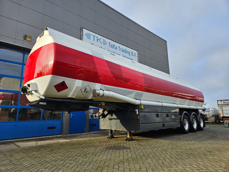 LAG O-3-43 01 47.500 L 5 Compartimenten Digitale meters disc brakes - Tank semi-trailer: picture 1 LAG O-3-43 01 47.500 L 5 Compartimenten Digitale meters disc brakes - Tank semi-trailer: picture 1