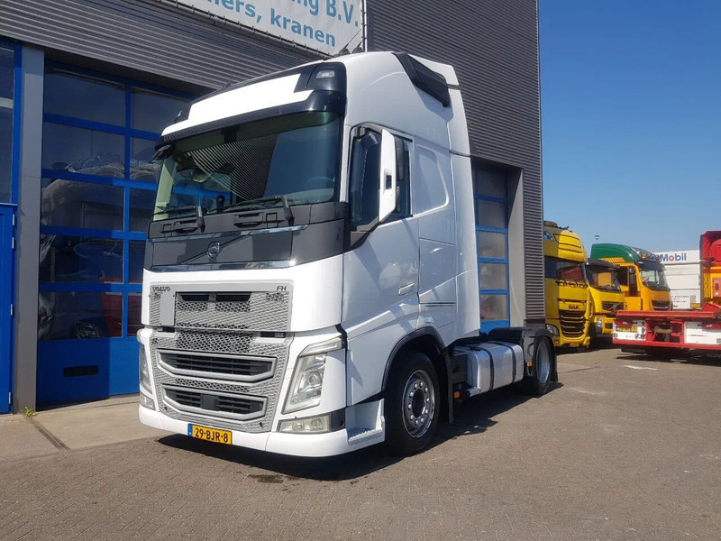 Volvo FH 420 Low deck XL Cabine hefschotel I-Parc Cool - Tractor unit: picture 2 Volvo FH 420 Low deck XL Cabine hefschotel I-Parc Cool - Tractor unit: picture 2