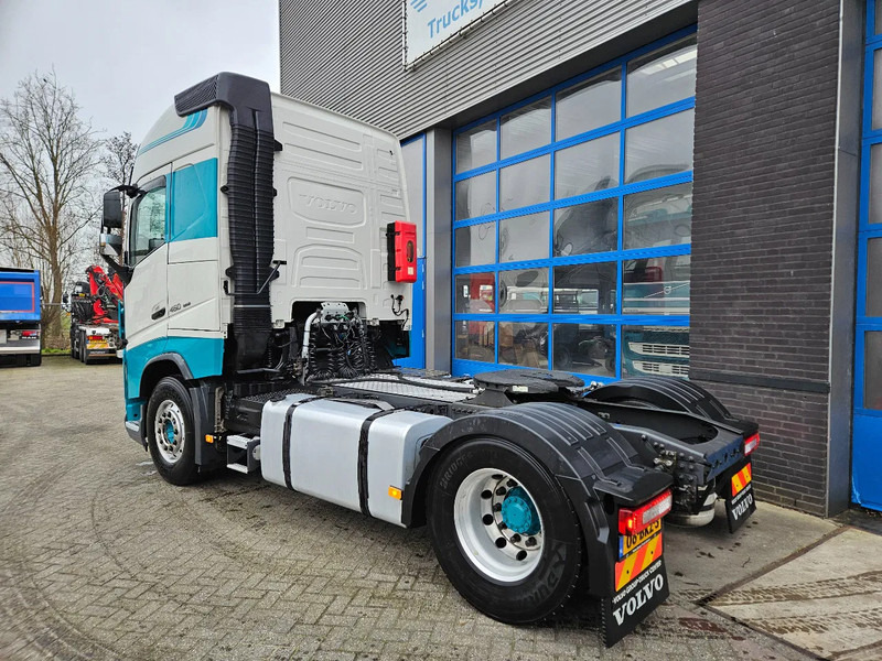 Volvo FH 460 ADR EX/II, EX/III, FL and AT PTO Night Airco Smart 2 tacho Apk 9-26 - Tractor unit: picture 4 Volvo FH 460 ADR EX/II, EX/III, FL and AT PTO Night Airco Smart 2 tacho Apk 9-26 - Tractor unit: picture 4