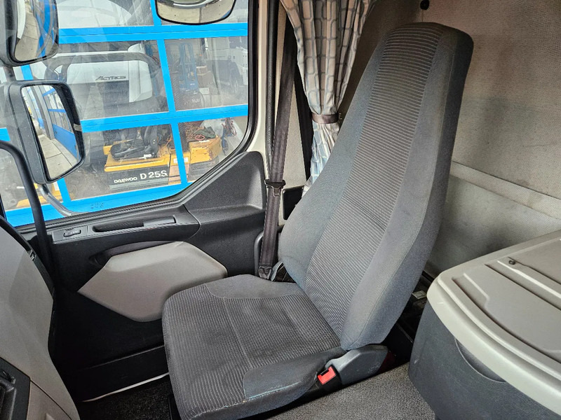 Box truck Volvo FL 260 Euro 5 Tail lift Apk 5-2026: picture 16