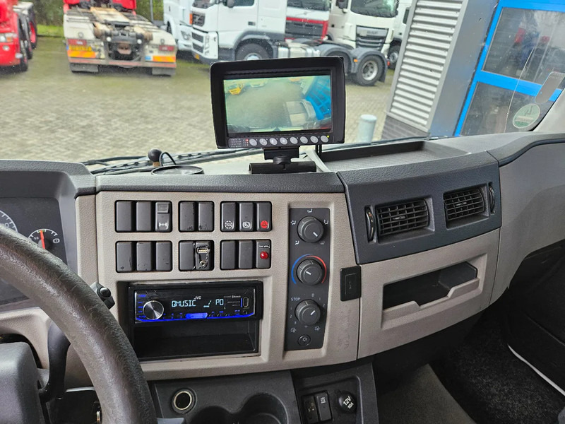 Box truck Volvo FL 260 Euro 5 Tail lift Apk 5-2026: picture 17