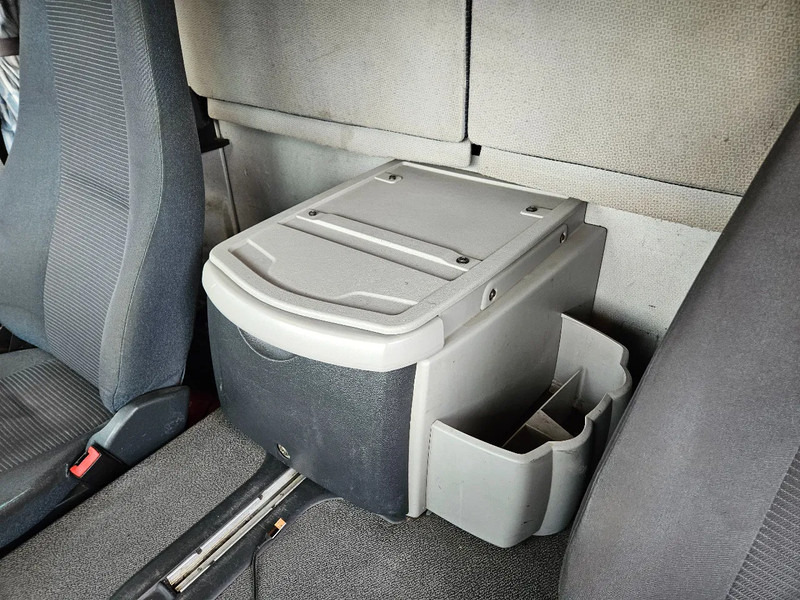 Box truck Volvo FL 260 Euro 5 Tail lift Apk 5-2026: picture 18