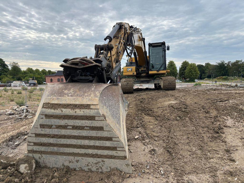 Caterpillar 323 - Crawler excavator: picture 2 Caterpillar 323 - Crawler excavator: picture 2