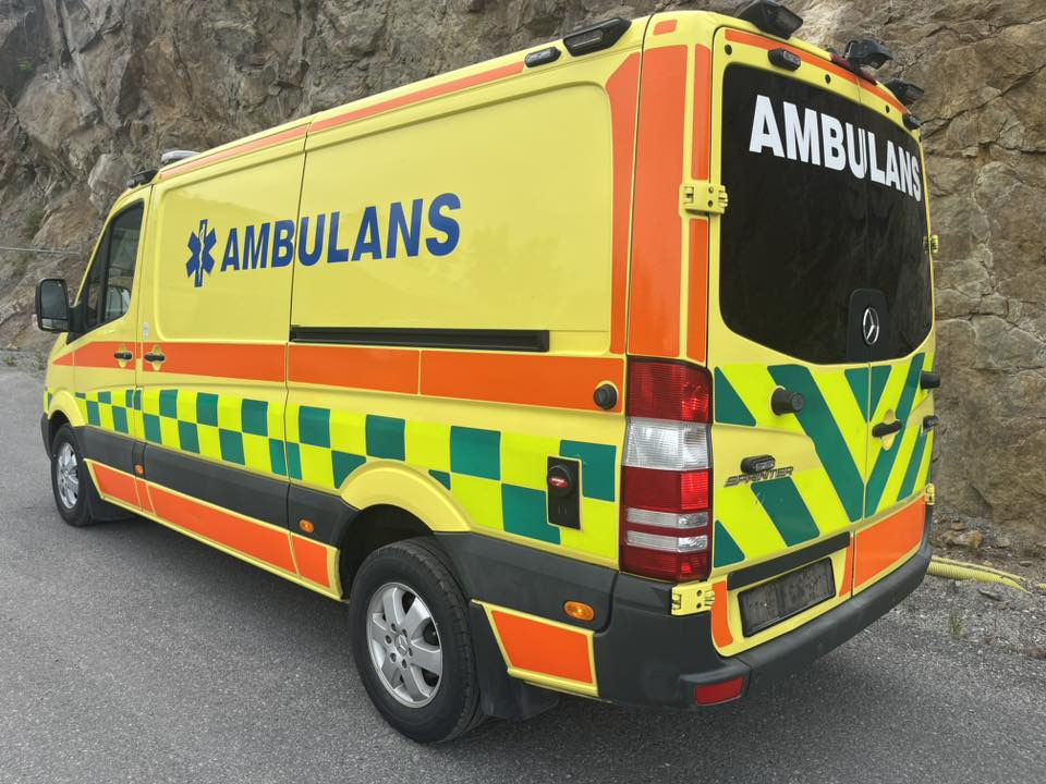 MERCEDES-BENZ Sprinter 319 - AMBULANCE - Ambulance: picture 4 MERCEDES-BENZ Sprinter 319 - AMBULANCE - Ambulance: picture 4