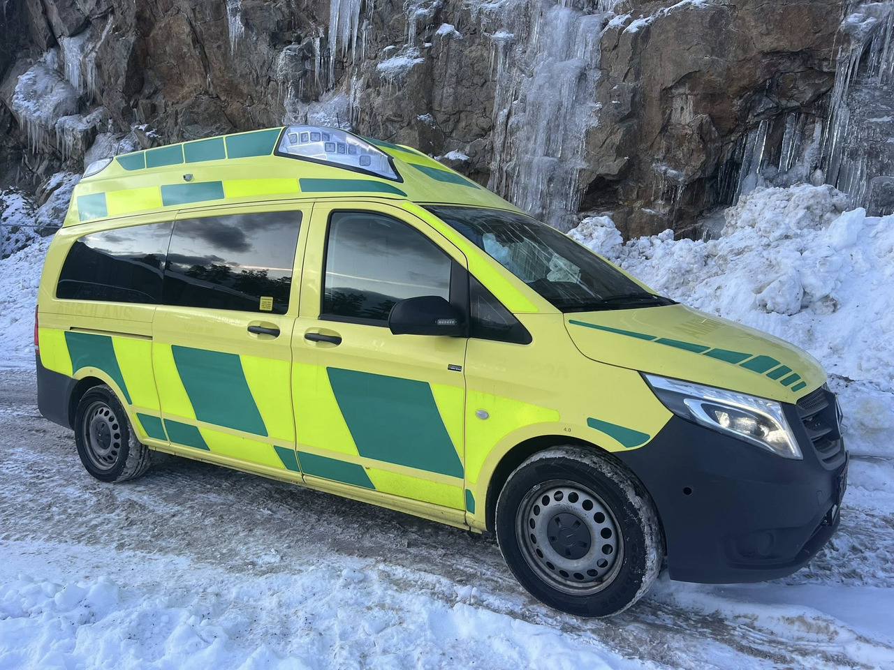 MERCEDES-BENZ Vito 119 4x4 - Ambulans / AMBULANCE - Ambulance: picture 3 MERCEDES-BENZ Vito 119 4x4 - Ambulans / AMBULANCE - Ambulance: picture 3