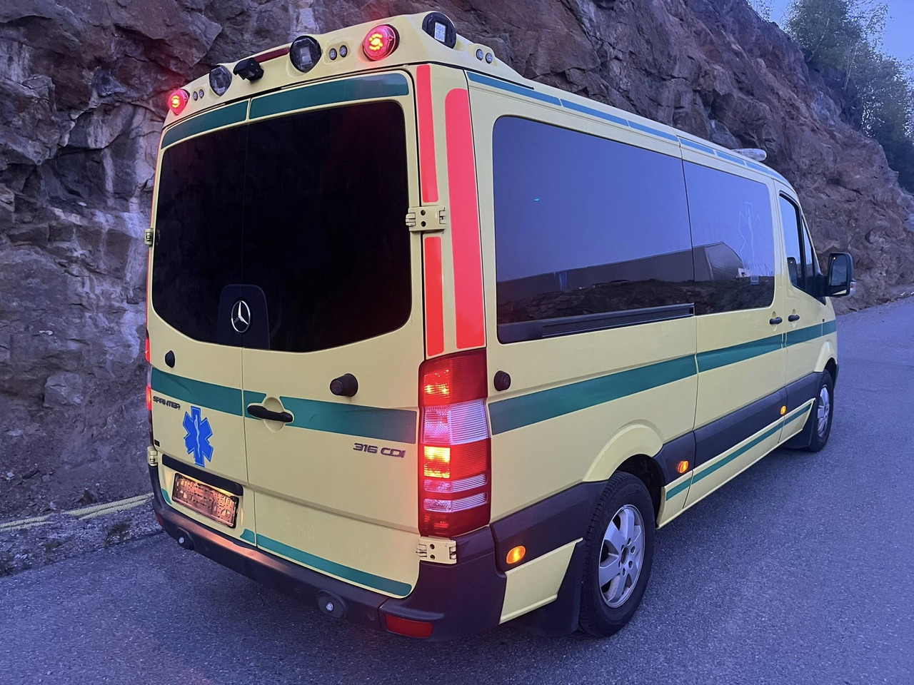 Mercedes-Benz Sprinter 316 - 2 stretcher - Ambulance: picture 2 Mercedes-Benz Sprinter 316 - 2 stretcher - Ambulance: picture 2