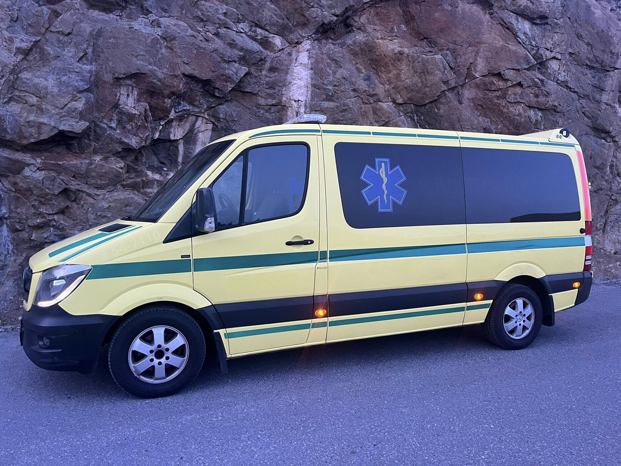 Mercedes-Benz Sprinter 316 - 2 stretcher - Ambulance: picture 4 Mercedes-Benz Sprinter 316 - 2 stretcher - Ambulance: picture 4