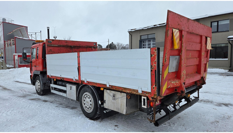 Volvo FL220 4X2 - Dropside/ Flatbed truck, Crane truck: picture 4 Volvo FL220 4X2 - Dropside/ Flatbed truck, Crane truck: picture 4