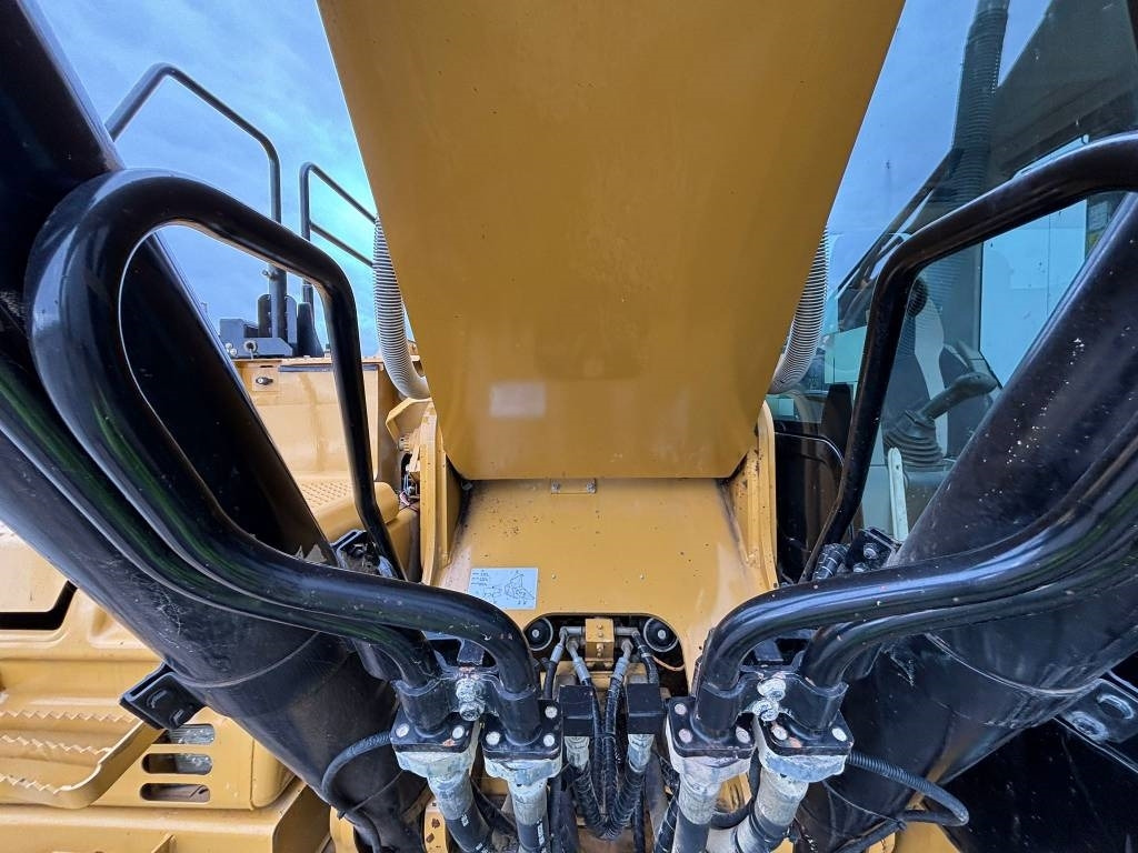 Crawler excavator CAT 336F L XE (New Undercarriage): picture 33