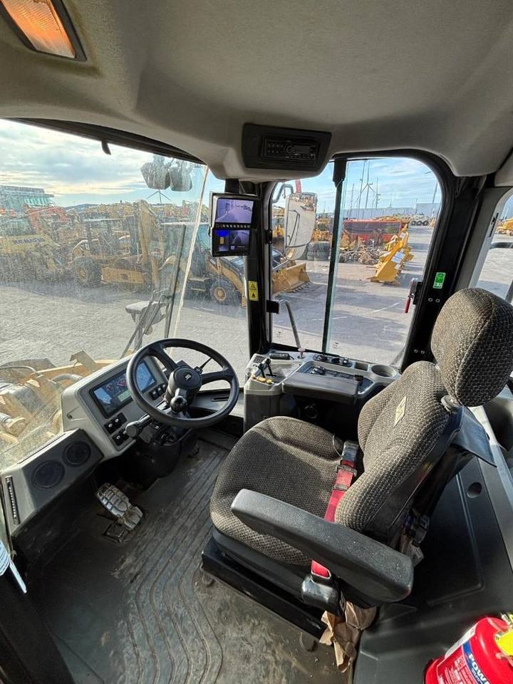Wheel loader CAT 950 GC: picture 11