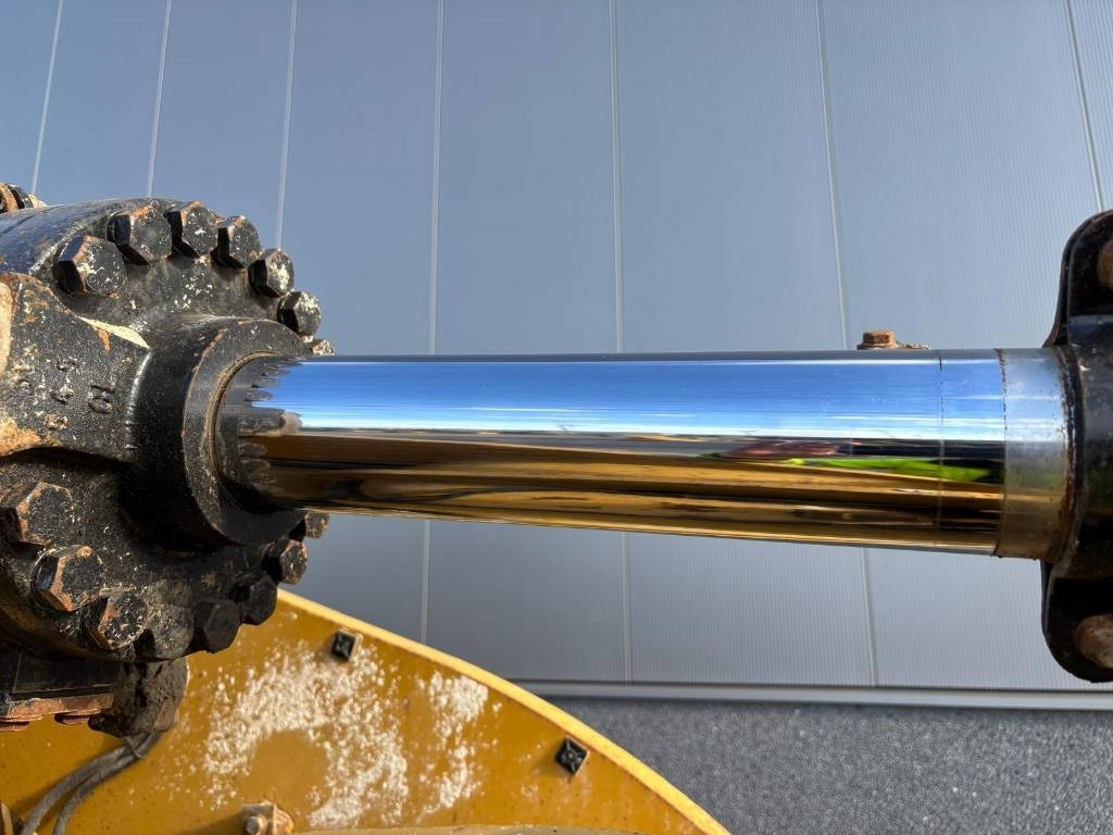 Wheel loader CAT 950 GC: picture 19