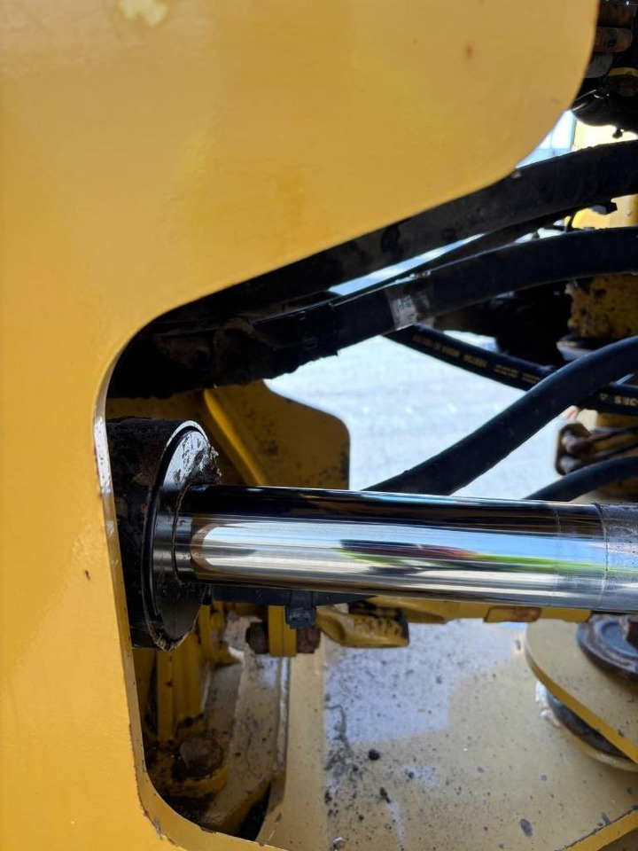 Wheel loader CAT 950 GC: picture 21