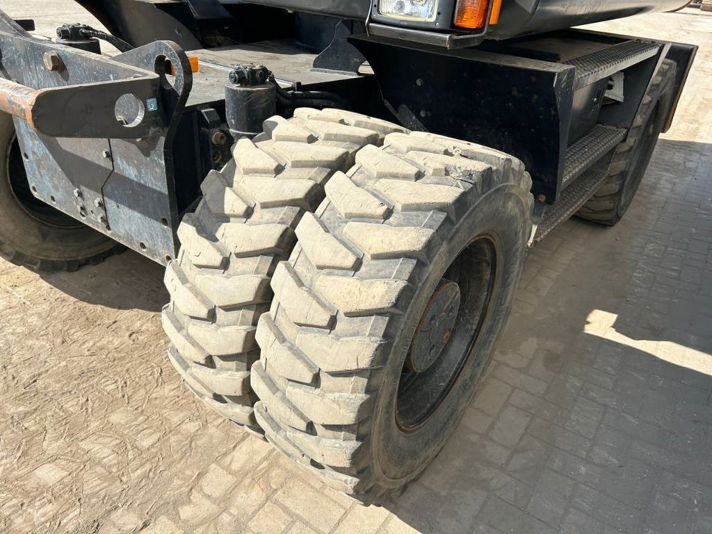 Hitachi ZX 140 W-5B - Wheel excavator: picture 3 Hitachi ZX 140 W-5B - Wheel excavator: picture 3