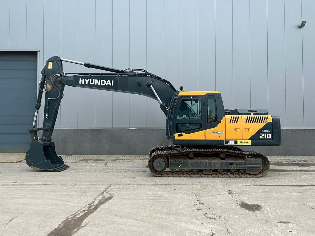 Hyundai R 210 - Crawler excavator: picture 1 Hyundai R 210 - Crawler excavator: picture 1