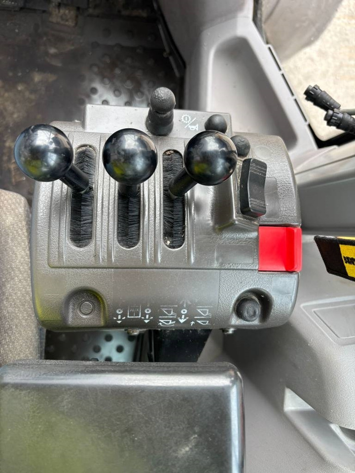 Wheel loader Volvo L 90 H (High tip + New tires): picture 10 Wheel loader Volvo L 90 H (High tip + New tires): picture 10