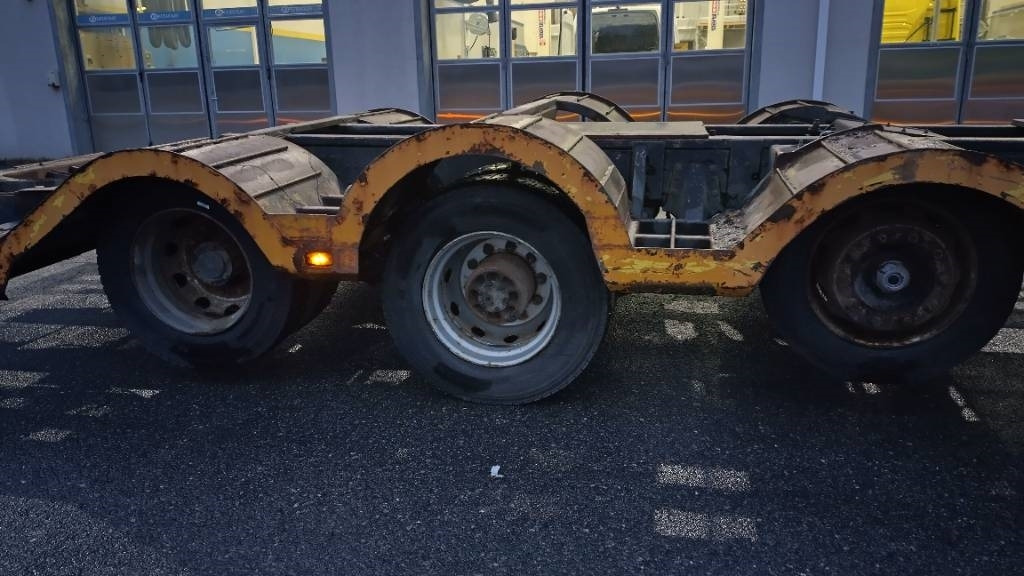 Volvo F16 8x2 metsäkone ritilä, rautajouset,hydr.perä - Logging truck: picture 3 Volvo F16 8x2 metsäkone ritilä, rautajouset,hydr.perä - Logging truck: picture 3