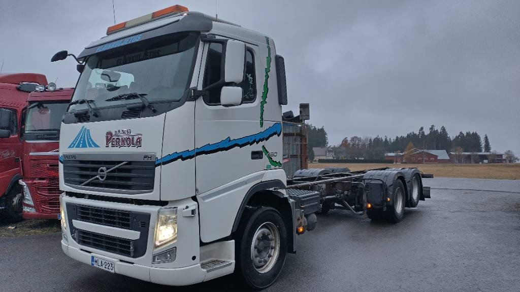 Volvo FH13 6x2 alusta, manuaalivaihteisto  - Cab chassis truck: picture 1 Volvo FH13 6x2 alusta, manuaalivaihteisto  - Cab chassis truck: picture 1