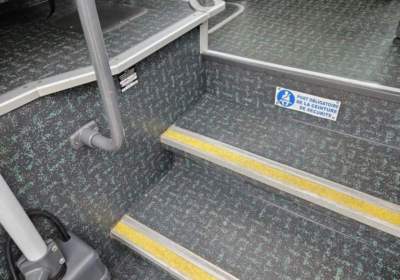 Suburban bus Mercedes-Benz INTOURO M/L / SPROWADZONY / EEV / AUTOMAT: picture 25 Suburban bus Mercedes-Benz INTOURO M/L / SPROWADZONY / EEV / AUTOMAT: picture 25