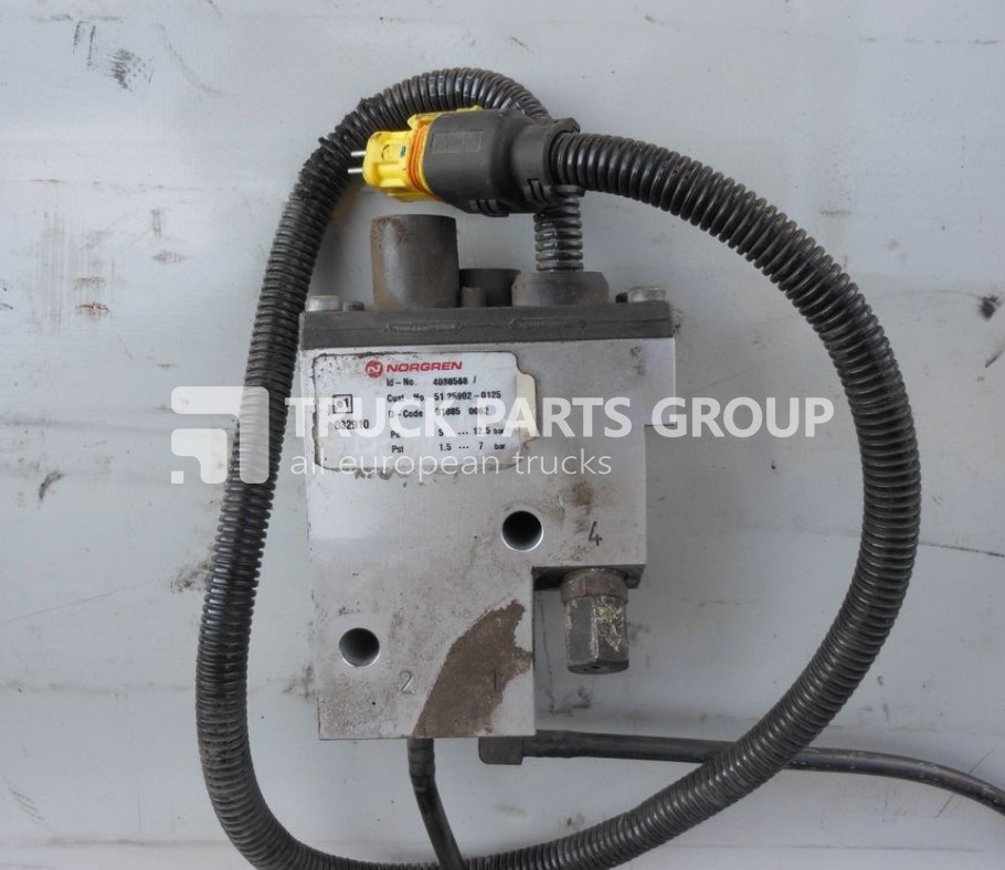 MAN TGX EURO5, exhaust elbow nozzle 4088568, 51521600002, 5125902012 muffler - Muffler/ Exhaust system for Truck: picture 1 MAN TGX EURO5, exhaust elbow nozzle 4088568, 51521600002, 5125902012 muffler - Muffler/ Exhaust system for Truck: picture 1